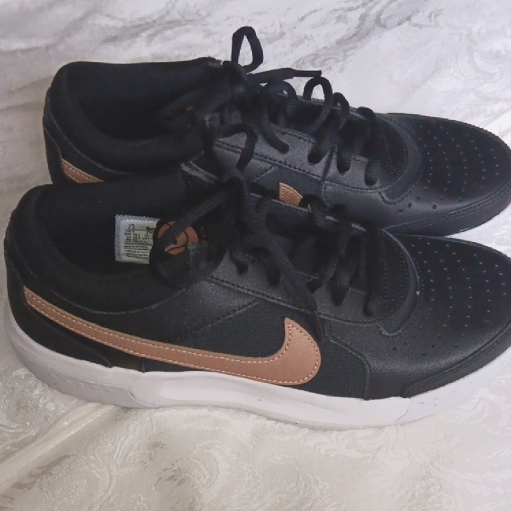 Nike Black and Tan Sneakers